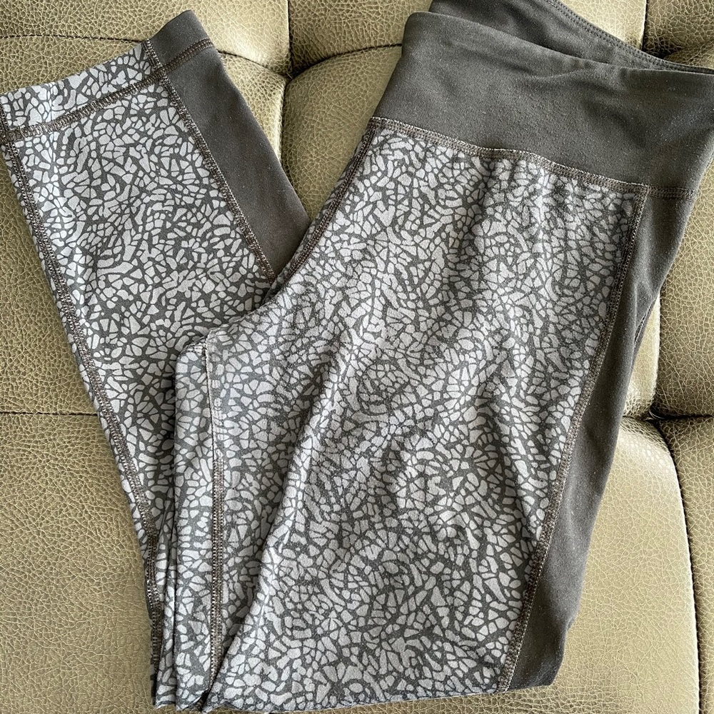 Under Armour crops